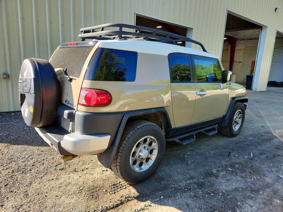 2011 Toyota Fj cruiser VIN JTEZU4BF4BK011672 COPART salvage auction — FRONT END, SC - CERT OF TITLE-SALVAGE, sold $3,150 on 2026-07-27 (photo 3)