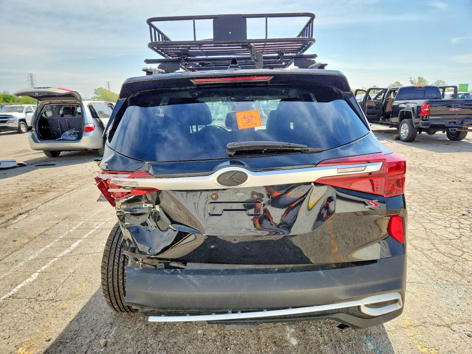 2021 Kia Seltos VIN KNDEUCAA3M7043828 COPART salvage auction — REAR END, Il - Salvage Certificate, sold $3,450 on 2026-07-10 (photo 6)