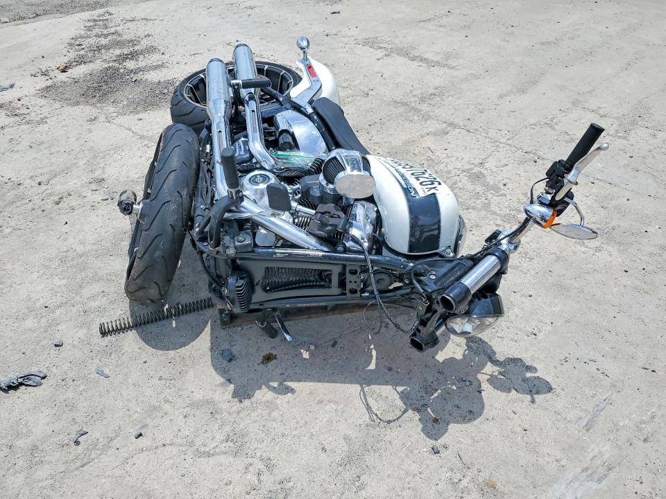 2024 Harley-davidson Breakout VIN 1HD1YEZ16RB016841 COPART salvage auction — FRONT END, Id - Salvage Certificate Of Title, sold $4,950 on 2026-07-23 (photo 2)