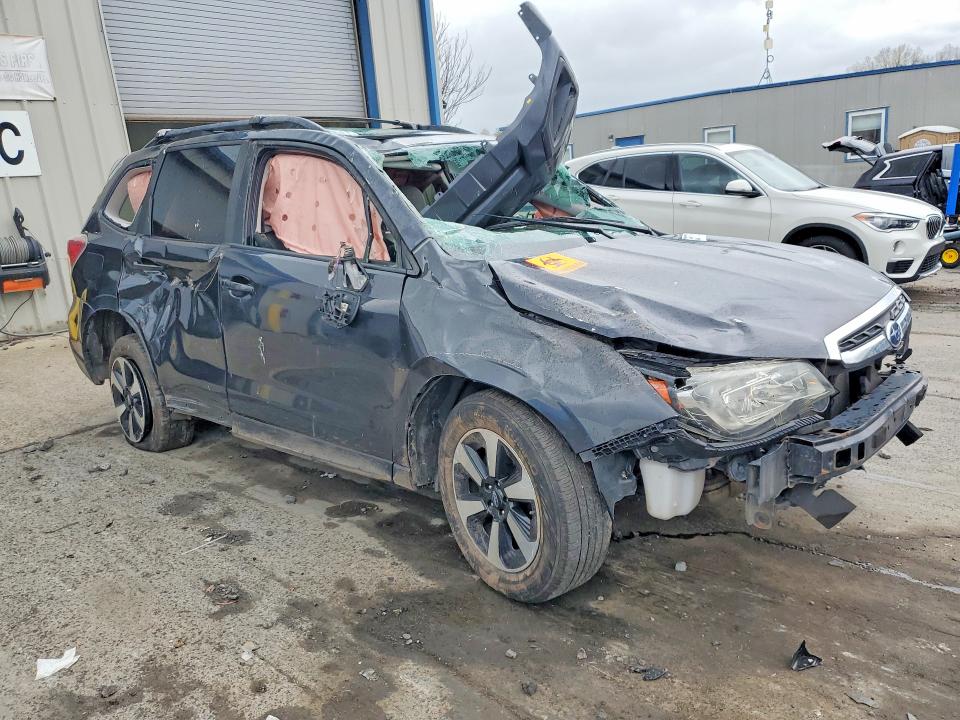 2017 Subaru Forester VIN JF2SJAEC0HH496060 COPART salvage auction — ROLLOVER, Pa - Certificate Of Salvage, sold $125 on 2026-07-29 (photo 4)