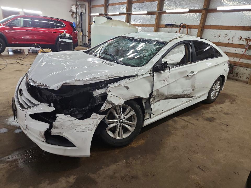 2014 Hyundai VIN 5NPEB4ACXEH889089 COPART salvage auction — ROLLOVER, Il - Junking Cert Of A Vehicle, sold $375 on 2026-07-13 (photo 1)