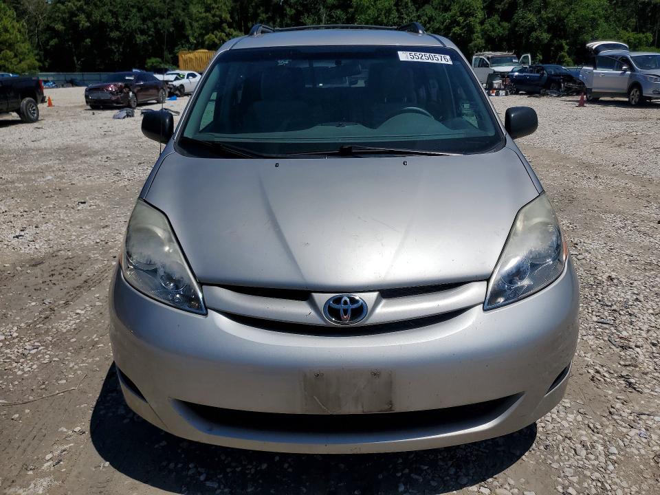 2010 Toyota Sienna VIN 5TDKK4CC5AS336094 COPART salvage auction — WATER/FLOOD, Tx - Nonrepairable Title-Flood, sold $750 on 2026-07-10 (photo 5)