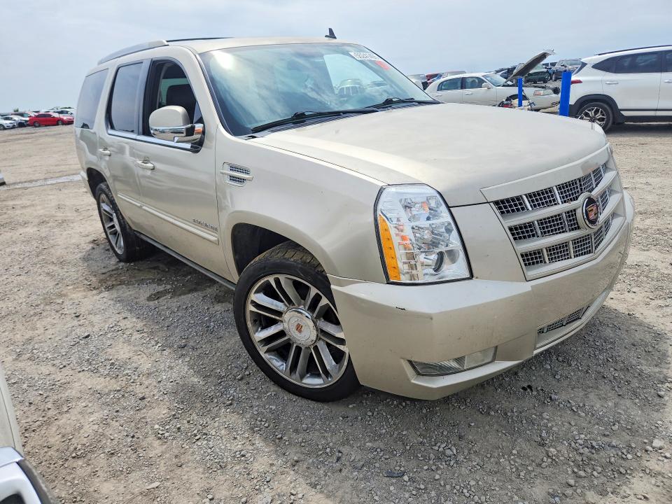 2013 Cadillac Escalade VIN 1GYS4CEF9DR176830 COPART salvage auction — WATER/FLOOD, Ky - Cert Of Title-Salvage, sold $1,700 on 2026-07-09 (photo 4)