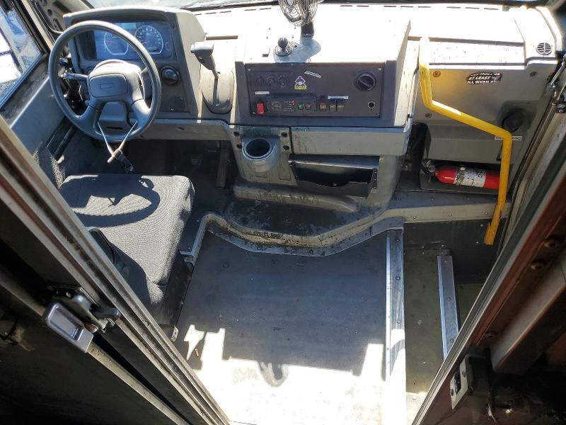 2016 Isuzu Reach VIN JALB4T173G7W01235 COPART salvage auction — NORMAL WEAR, Ca - Dis/Dlr/Exp Only Clean Title, sold $3,950 on 2026-07-30 (photo 8)