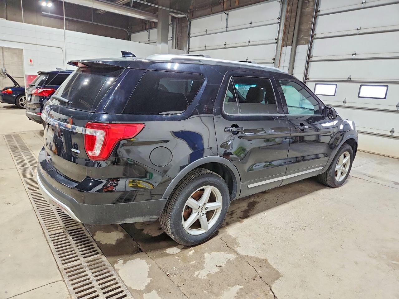2016 Ford Explorer VIN 1FM5K8D82GGC48357 COPART salvage auction — Front End, IN - DEALER ONLY CLEAN TITLE, sold $375 on 2026-07-02 (photo 3)