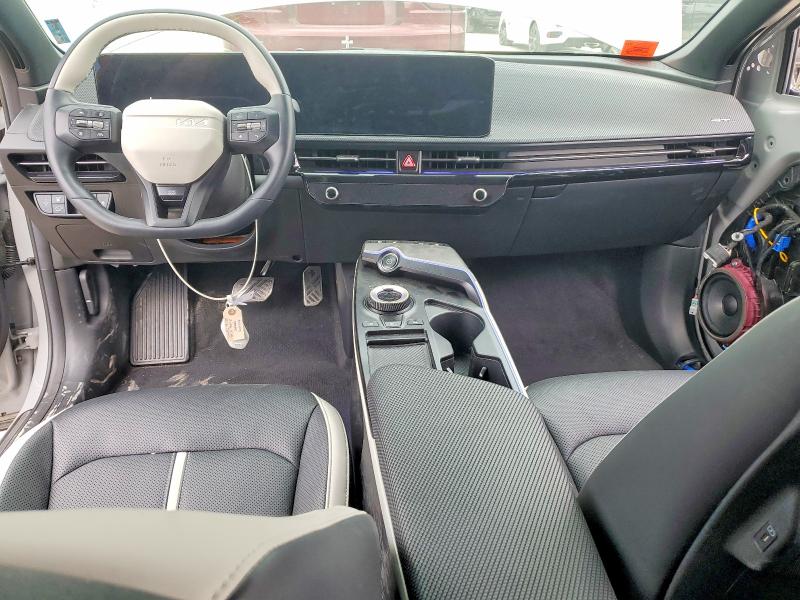 2025 Kia Ev6 VIN 5XYC44JA7SG010523 COPART salvage auction — REAR END, Mo - Salvage Certificate Of Title, sold $14,600 on 2026-07-23 (photo 8)