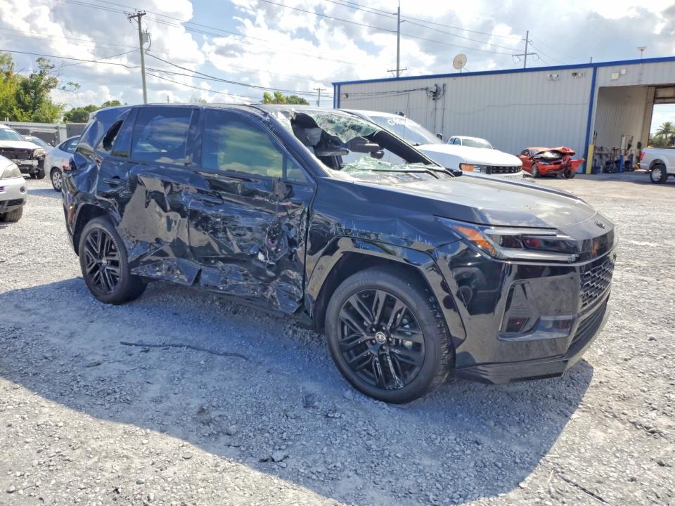 2026 Toyota Rav 4 VIN JTM6CRAV1TD301678 COPART salvage auction — SIDE, Fl - Cert Of Title Slvg Rebuildable, sold $10,200 on 2026-07-17 (photo 4)
