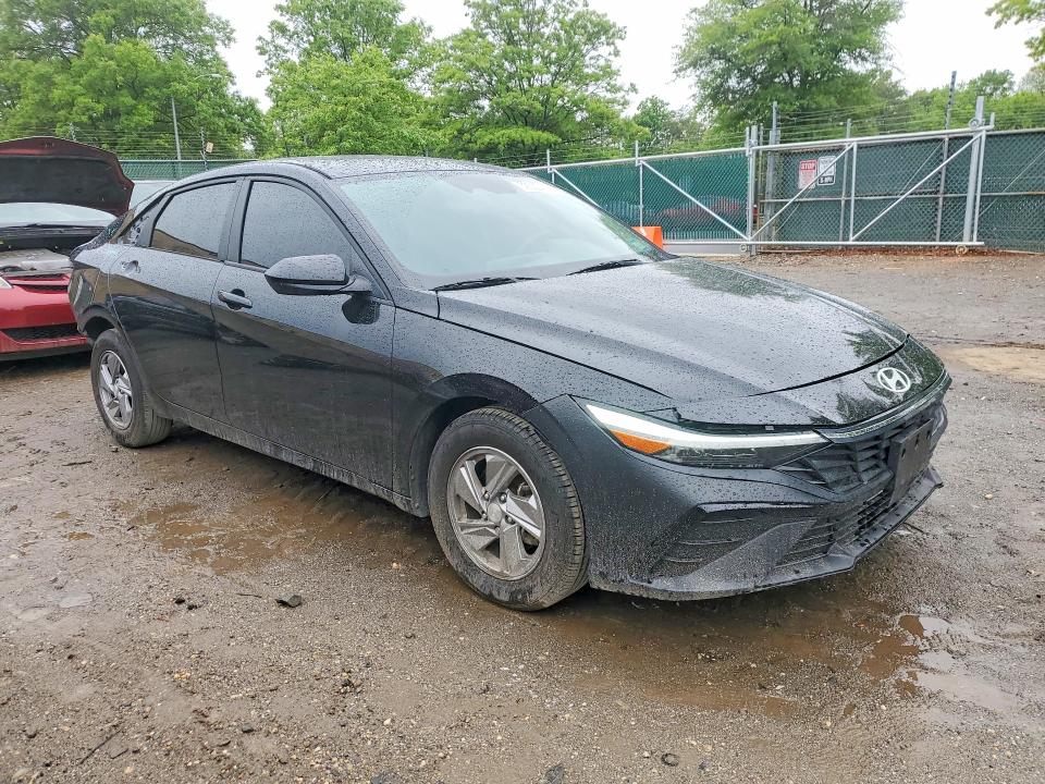 2025 Hyundai Elantra VIN KMHLL4DG0SU863696 COPART salvage auction — REAR END, Salvage Title, sold $4,900 on 2026-07-15 (photo 4)