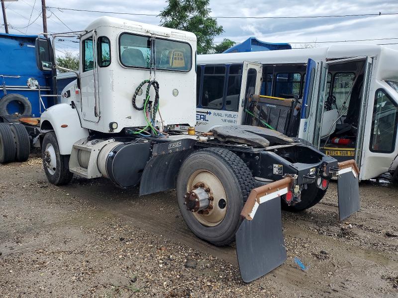 2017 Peterbilt 348 VIN 1XP3AJ8XXHD430364 COPART salvage auction — NORMAL WEAR, TX - CERTIFICATE OF TITLE, sold $8,500 on 2026-07-21 (photo 3)