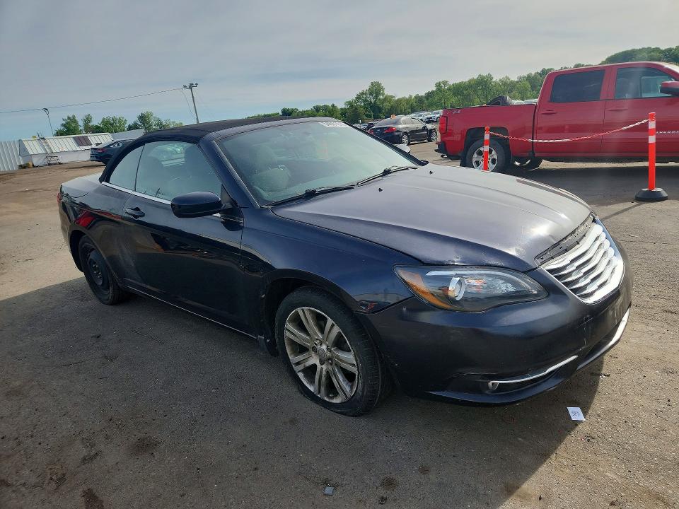 2011 Chrysler 200 VIN 1C3BC2EG6BN576798 COPART salvage auction — SIDE, CT - CERT OF TITLE-SALVAGE, sold $1,050 on 2026-07-02 (photo 4)