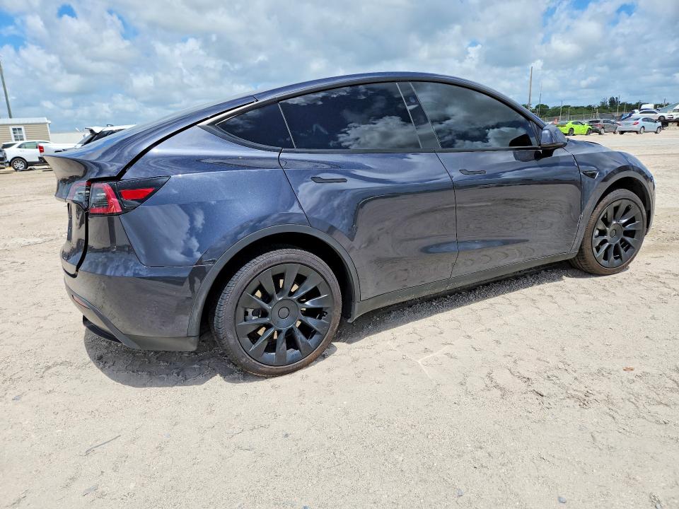 2024 Tesla Model y VIN 7SAYGDEDXRF190652 COPART salvage auction — FRONT END, Fl - Certificate Of Destruction, sold $2,850 on 2026-07-30 (photo 3)