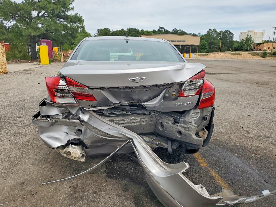 2013 Hyundai Genesis VIN KMHGC4DD6DU246281 COPART salvage auction — REAR END, SC - CERT OF TITLE-SALVAGE, sold $825 on 2026-07-03 (photo 6)
