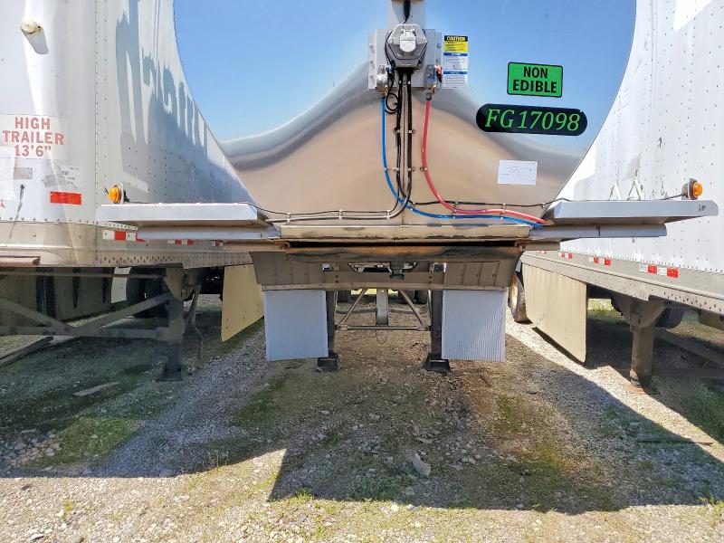 2023 Polar Tank VIN 1PMKR4328P1117098 COPART salvage auction — NORMAL WEAR, IL - SALVAGE CERTIFICATE, sold $18,200 on 2026-07-09 (photo 5)