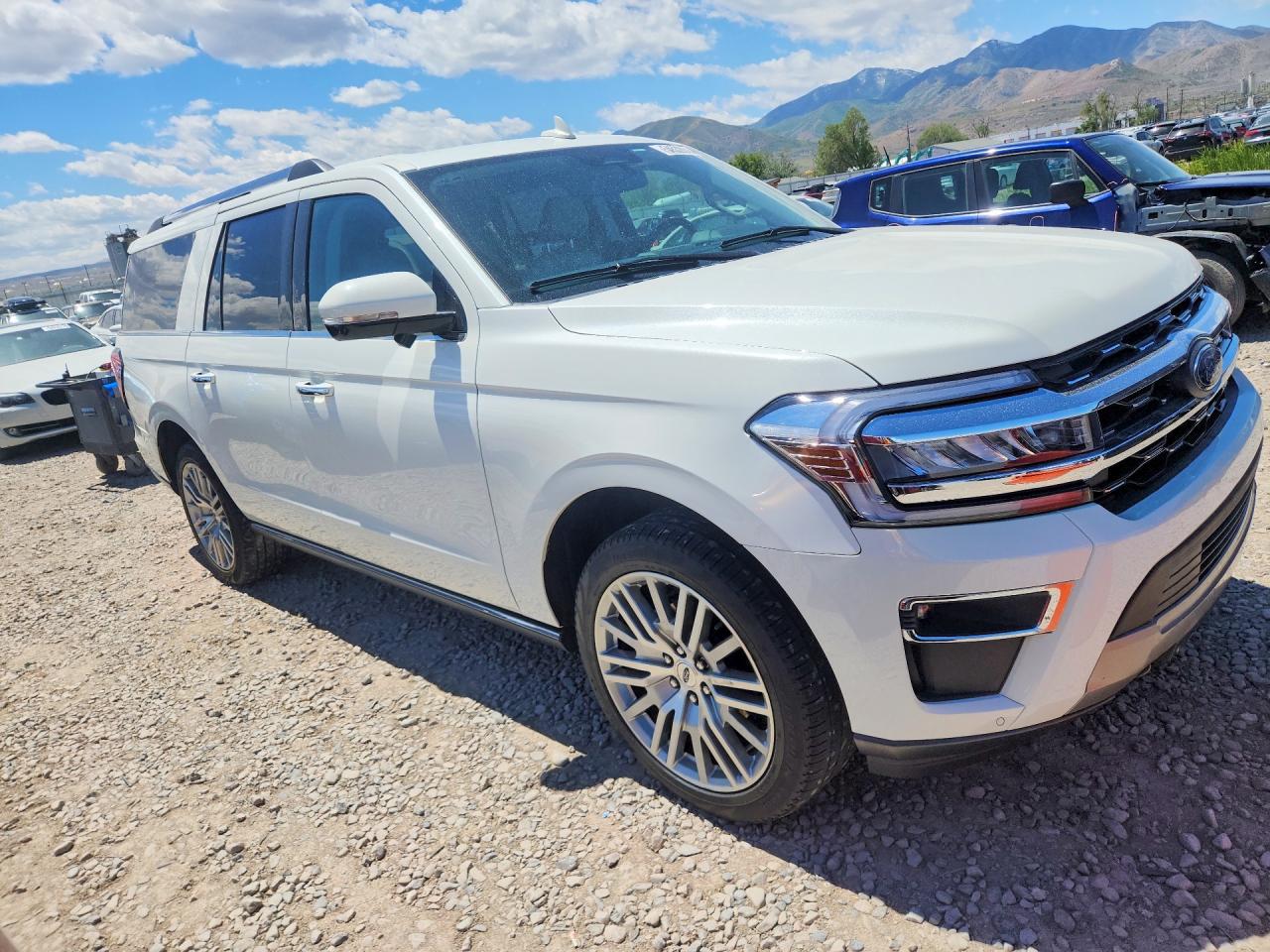 2024 Ford Expedition VIN 1FMJK2A84REB15727 COPART salvage auction — Minor Dent/Scratches, UT - SALVAGE CERTIFICATE, sold $36,500 on 2026-06-26 (photo 4)