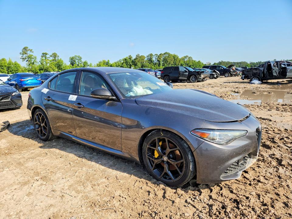 2020 Alfa romeo Giulia VIN ZARFAMAN0L7632149 COPART salvage auction — FRONT END, Tx - Salvage Vehicle Title, sold $625 on 2026-07-24 (photo 4)
