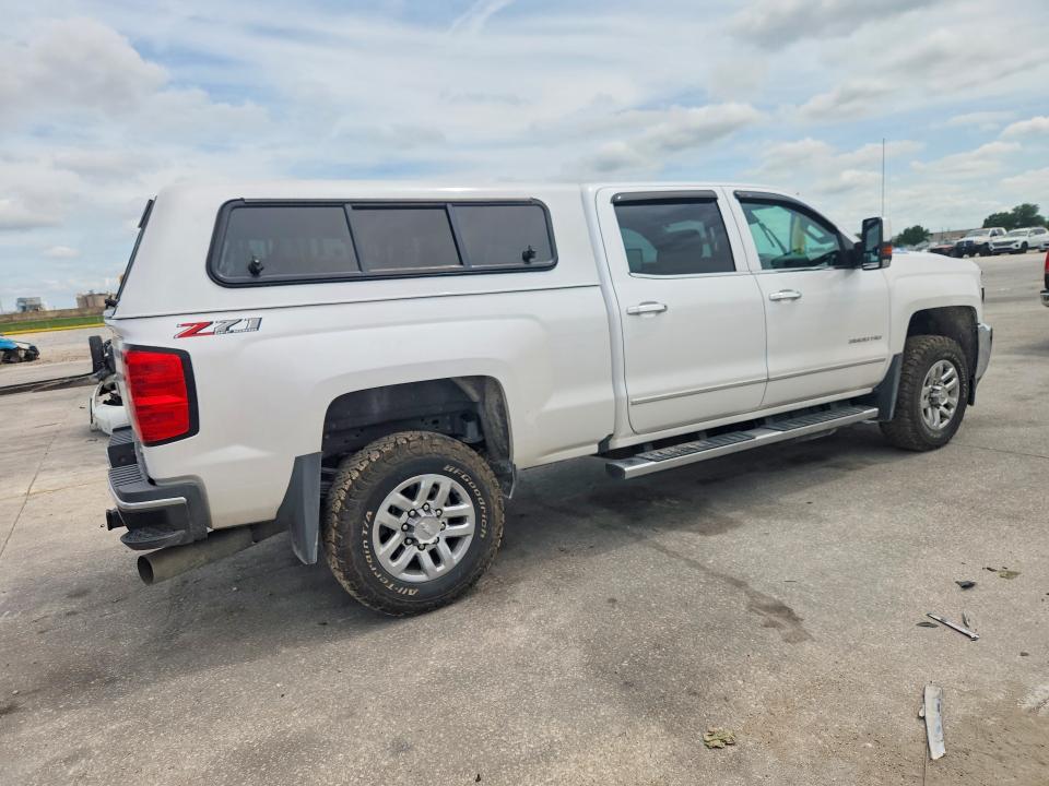 2018 Chevrolet Silverado VIN 1GC4K0EY7JF185091 COPART salvage auction — MINOR DENT/SCRATCHES, ID - SALVAGE CERTIFICATE OF TITLE, sold $2,850 on 2026-07-29 (photo 3)