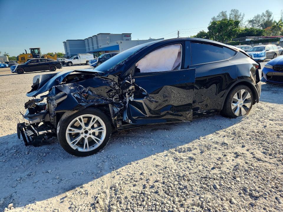 2024 Tesla Model y VIN 7SAYGDED7RF095045 COPART salvage auction — ALL OVER, Fl - Certificate Of Destruction, sold $3,150 on 2026-07-31 (photo 1)