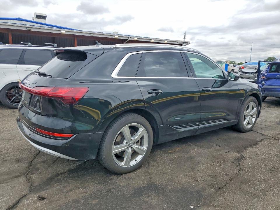 2019 Audi E-tron VIN WA1VAAGE0KB020535 COPART salvage auction — SIDE, Co - Public - Salvage Title, sold $8,800 on 2026-07-23 (photo 3)