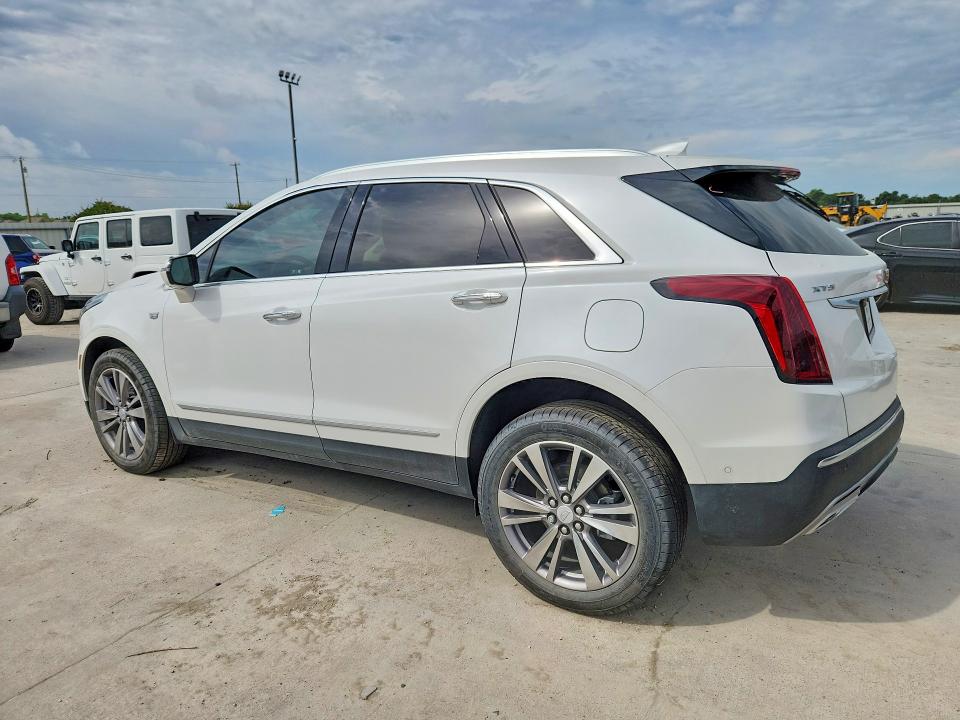 2025 Cadillac Xt5 VIN 1GYKNCR47SZ113812 COPART salvage auction — WATER/FLOOD, Tx - Salvage Title-Flood Damage, sold $3,300 on 2026-07-09 (photo 2)