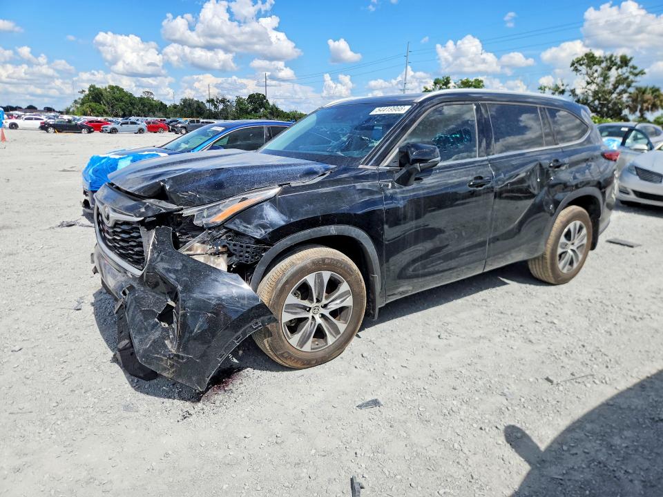2022 Toyota Highlander VIN 5TDGZRBHXNS585847 COPART salvage auction — FRONT END, Fl - Cert Of Title Slvg Rebuildable, sold $14,100 on 2026-07-07 (photo 1)