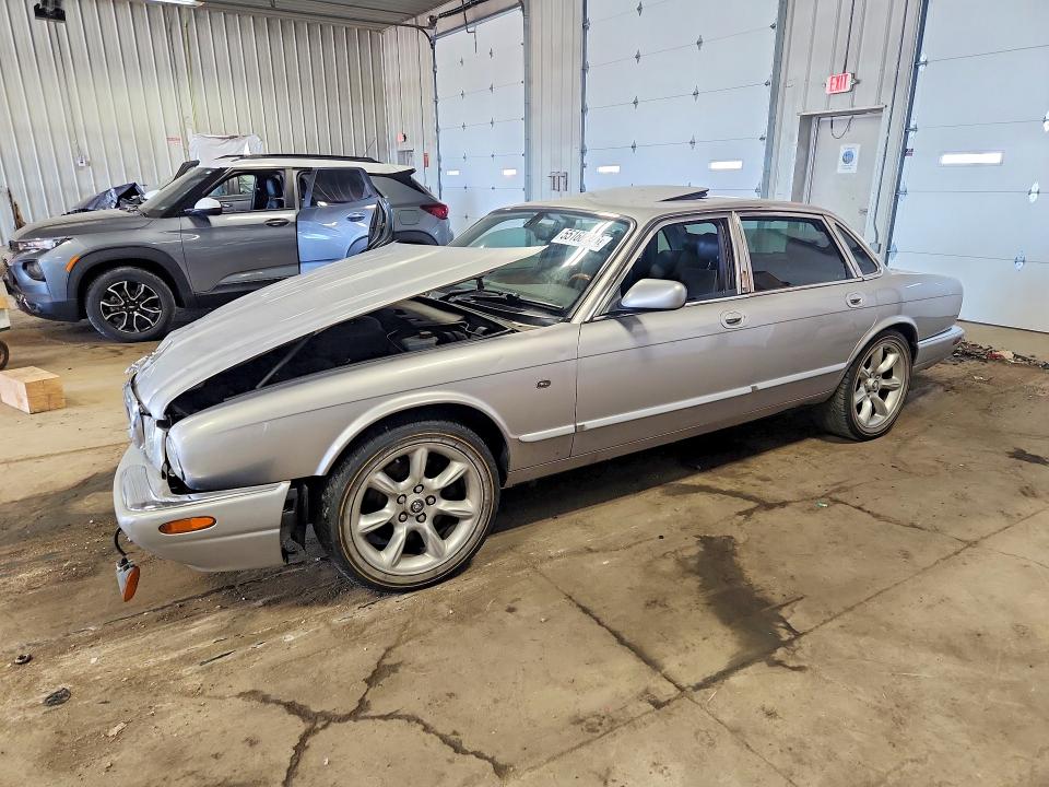 2000 Jaguar Xj series VIN SAJDA15B9YMF18129 COPART salvage auction — FRONT END, Wi - Junked Vehicle Bill Of Sale, sold $675 on 2026-07-06 (photo 1)