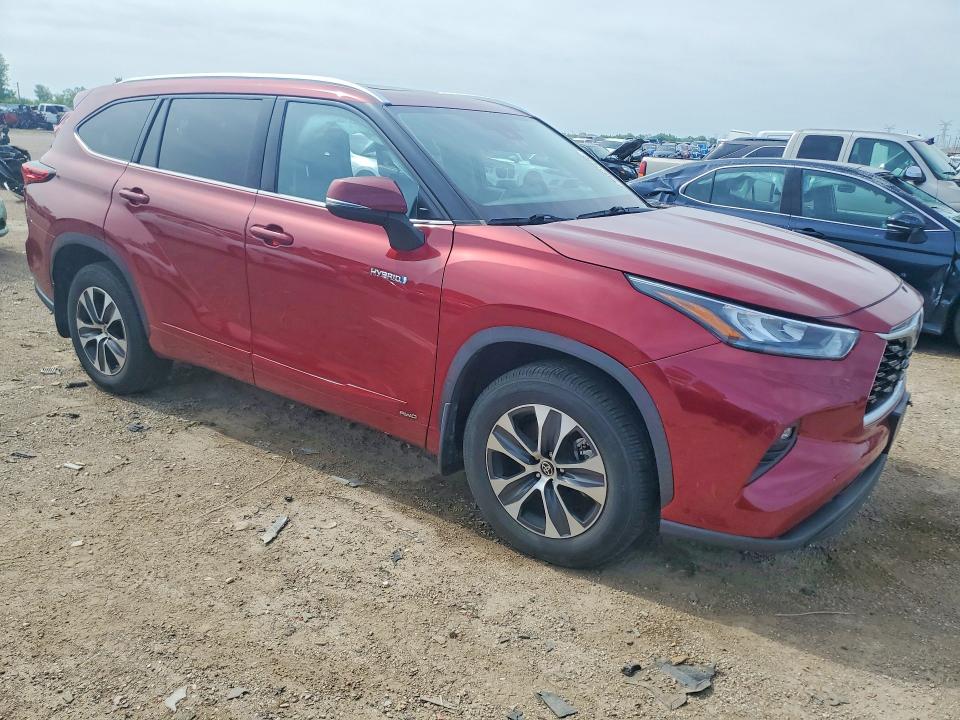 2020 Toyota Highlander VIN 5TDHBRCH7LS507773 COPART salvage auction — SIDE, Il - Salvage Certificate, sold $11,700 on 2026-07-28 (photo 4)