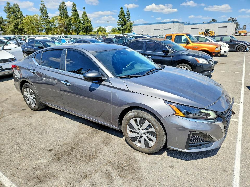 2025 Nissan Altima VIN 1N4BL4BV1SN304451 COPART salvage auction — FRONT END, Ca - Salvage Certificate, sold $7,300 on 2026-07-30 (photo 4)