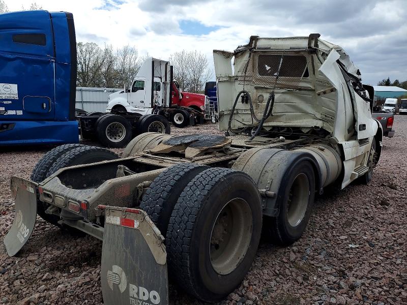 2018 Volvo VIN 4V4WC9EH5JN902625 COPART salvage auction — ROLLOVER, Mn - Cert Of Title-Salvage, sold $3,900 on 2026-07-09 (photo 4)