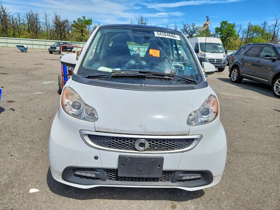 2016 Smart Fortwo VIN WMEEJ9AA1GK842182 COPART salvage auction — MINOR DENT/SCRATCHES, Ny - Certificate Of Title, sold $375 on 2026-07-08 (photo 5)