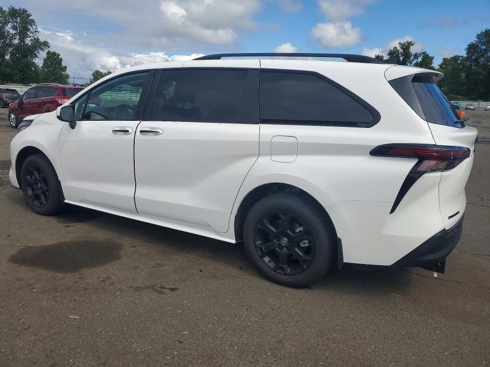 2026 Toyota Sienna VIN 5TDCSKFC7TS244914 COPART salvage auction — SIDE, Or - Salvage Title Certificate, sold $20,300 on 2026-07-27 (photo 2)