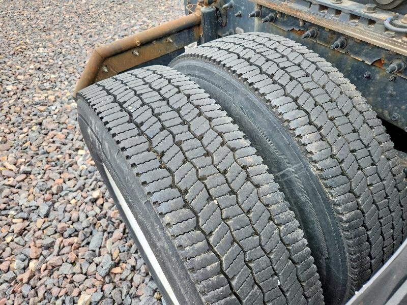 2019 International Lt VIN 1HSDYAPR0KH044046 COPART salvage auction — NORMAL WEAR, In - Certificate Of Title, sold $6,000 on 2026-07-09 (photo 9)