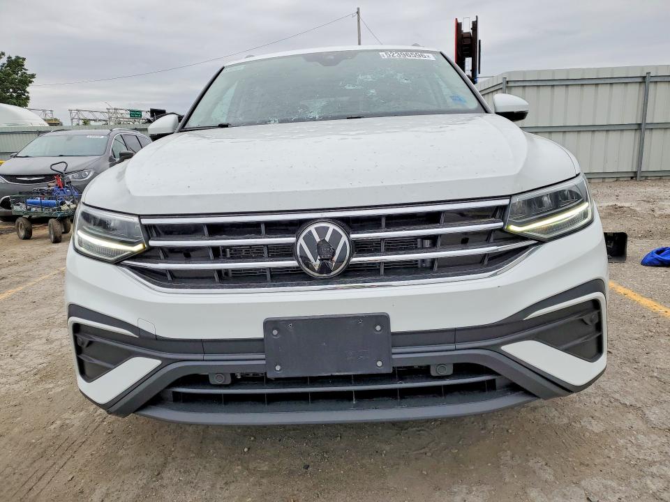 2024 Volkswagen VIN 3VVMB7AX9RM009453 COPART salvage auction — HAIL, Wv -, sold $11,200 on 2026-08-10 (photo 5)