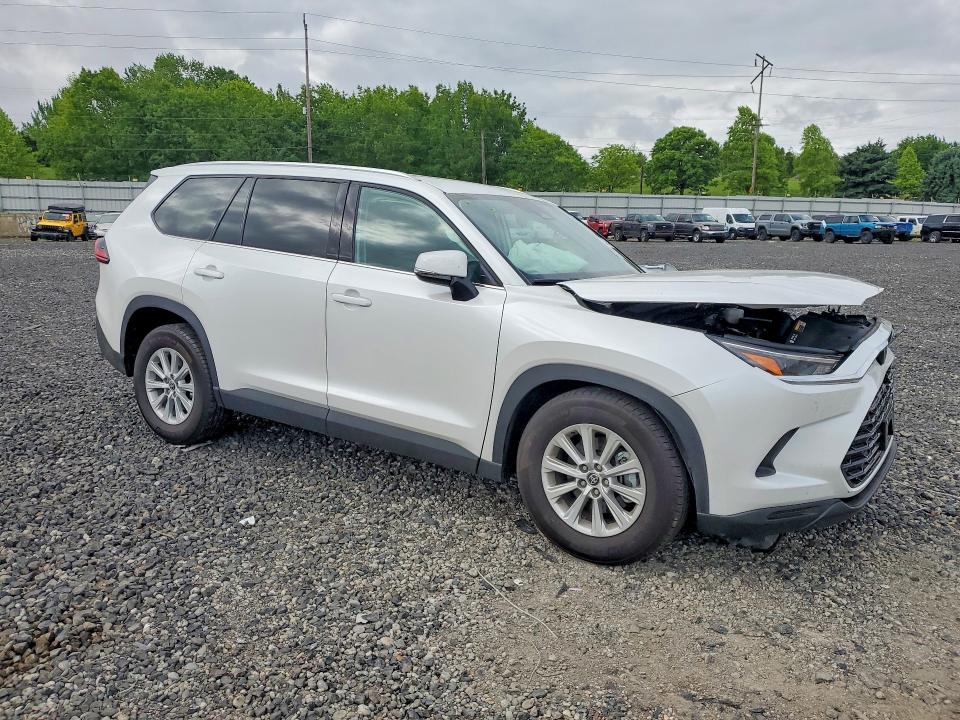 2025 Toyota Highlander VIN 5TDAAAB55SS090827 COPART salvage auction — FRONT END, Or - Salvage Title Certificate, sold $17,000 on 2026-08-24 (photo 4)