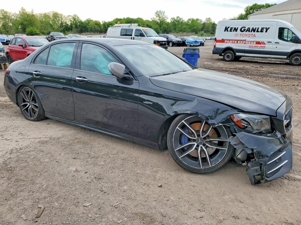 2019 Mercedes-benz E-klasse VIN WDDZF6BB6KA639039 COPART salvage auction — VANDALISM, PA - CERTIFICATE OF SALVAGE, sold $11,600 on 2026-08-05 (photo 4)