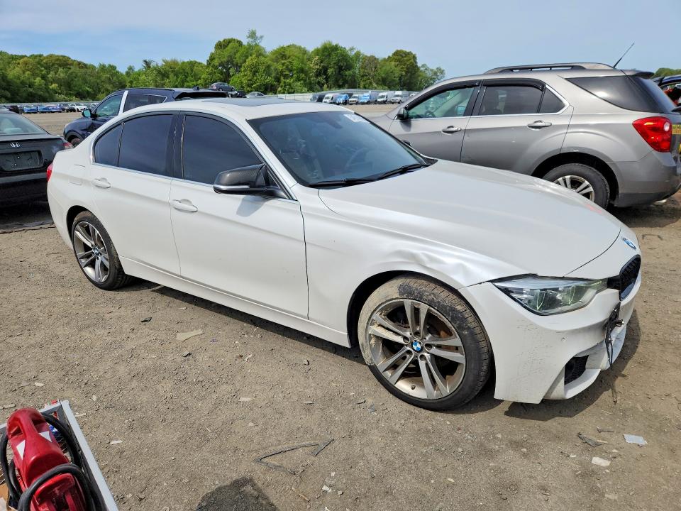 2017 BMW 3 series VIN WBA8D9C3XHA011155 COPART salvage auction — NORMAL WEAR, MA - CERTIFICATE OF TITLE, sold $3,100 on 2026-07-29 (photo 4)