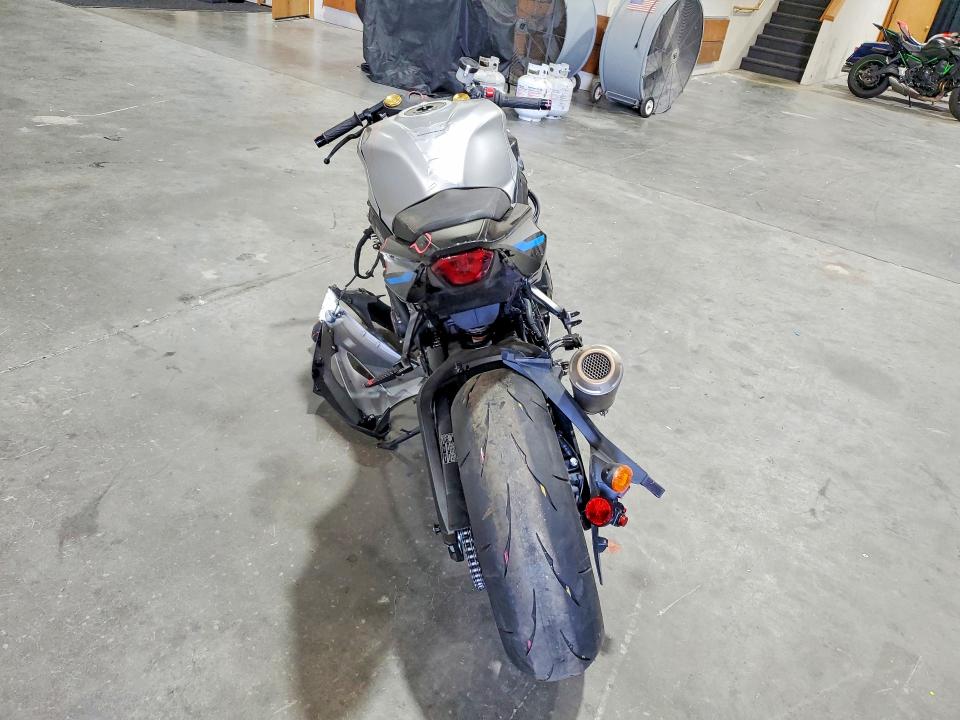 2025 Suzuki Gsx-r VIN JS1DM11H3S7100243 COPART salvage auction — FRONT END, Or - Salvage Title Certificate, sold $4,100 on 2026-07-16 (photo 4)