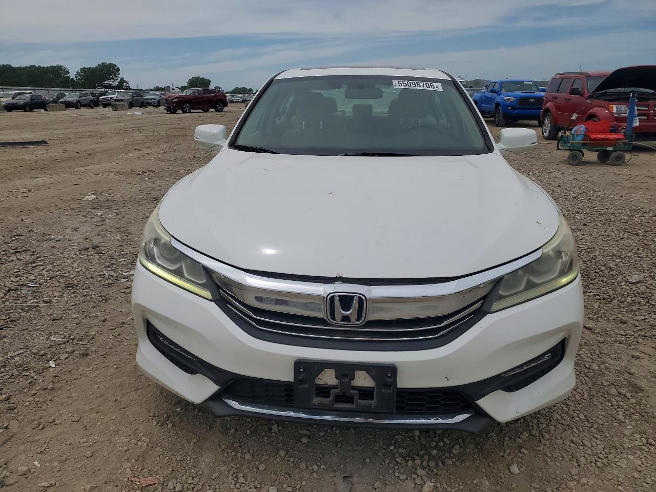 2016 Honda Accord VIN 1HGCR2F76GA030015 COPART salvage auction — Hail, KS - CERT OF TITLE-SALVAGE, sold $4,350 on 2026-07-07 (photo 5)