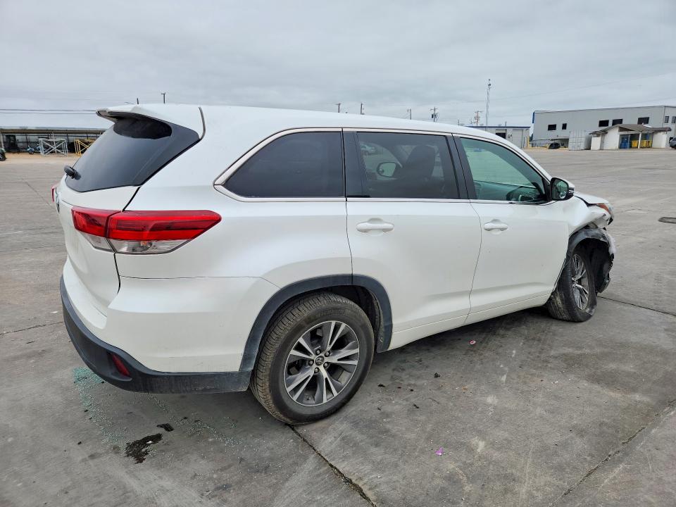 2018 Toyota VIN 5TDZZRFH3JS239636 COPART salvage auction — FRONT END, Tx - Salvage Vehicle Title, sold $4,650 on 2026-07-02 (photo 3)