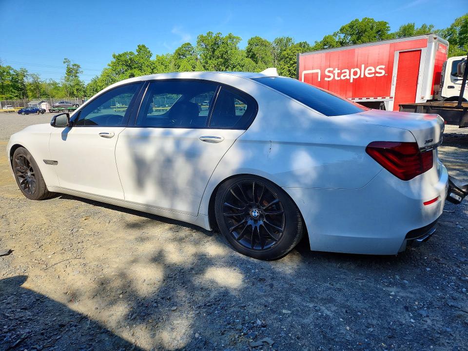 2015 BMW 7er VIN WBAYF8C56FD654300 COPART salvage auction — FRONT END, Salvage Title, sold $950 on 2026-07-31 (photo 2)