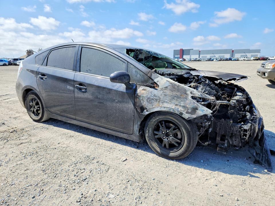 2014 Toyota Prius VIN JTDKN3DU2E1785616 COPART salvage auction — BURN, Ca - Non-Repairable Vehicle Cert, sold $250 on 2026-07-31 (photo 4)