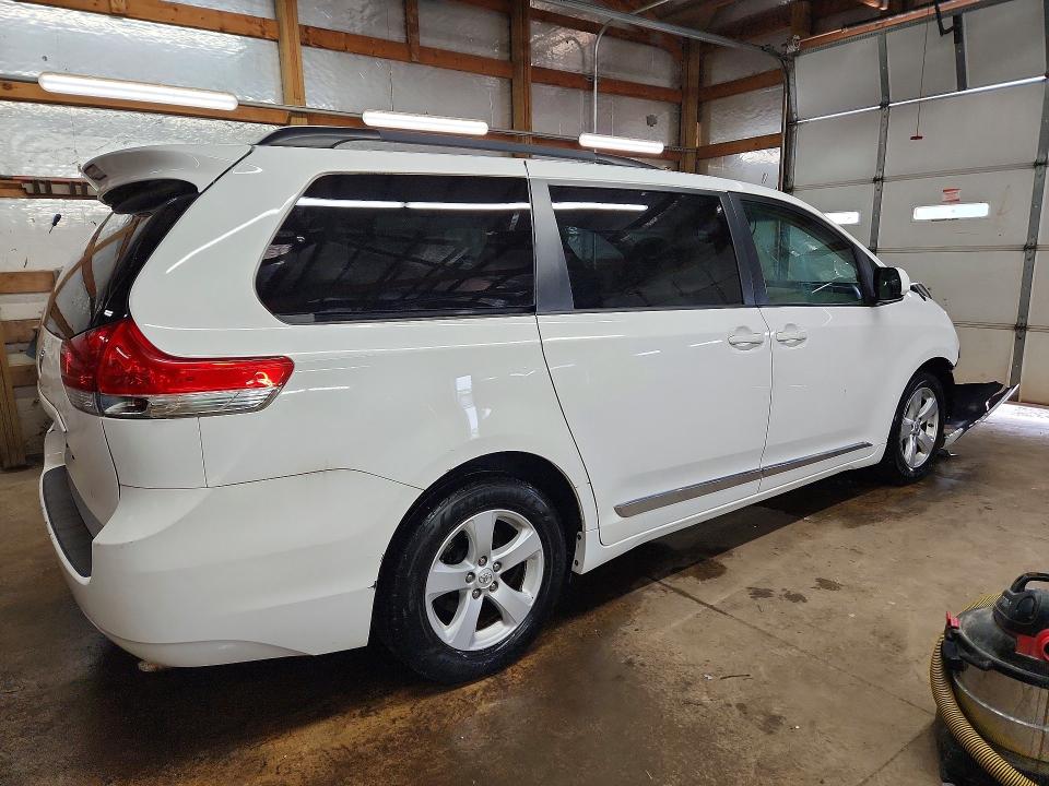 2014 Toyota Sienna VIN 5TDKK3DC3ES504300 COPART salvage auction — FRONT END, Il - Salvage Certificate, sold $4,000 on 2026-07-20 (photo 3)