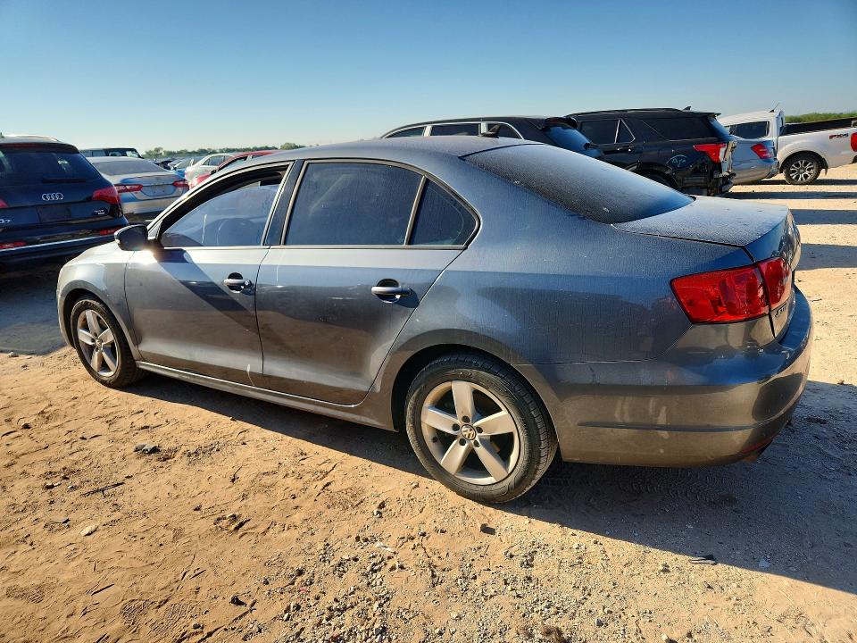 2012 Volkswagen Jetta VIN 3VWLL7AJ7CM012407 COPART salvage auction — MINOR DENT/SCRATCHES, Mt - Certificate Of Title, sold $625 on 2026-07-09 (photo 2)