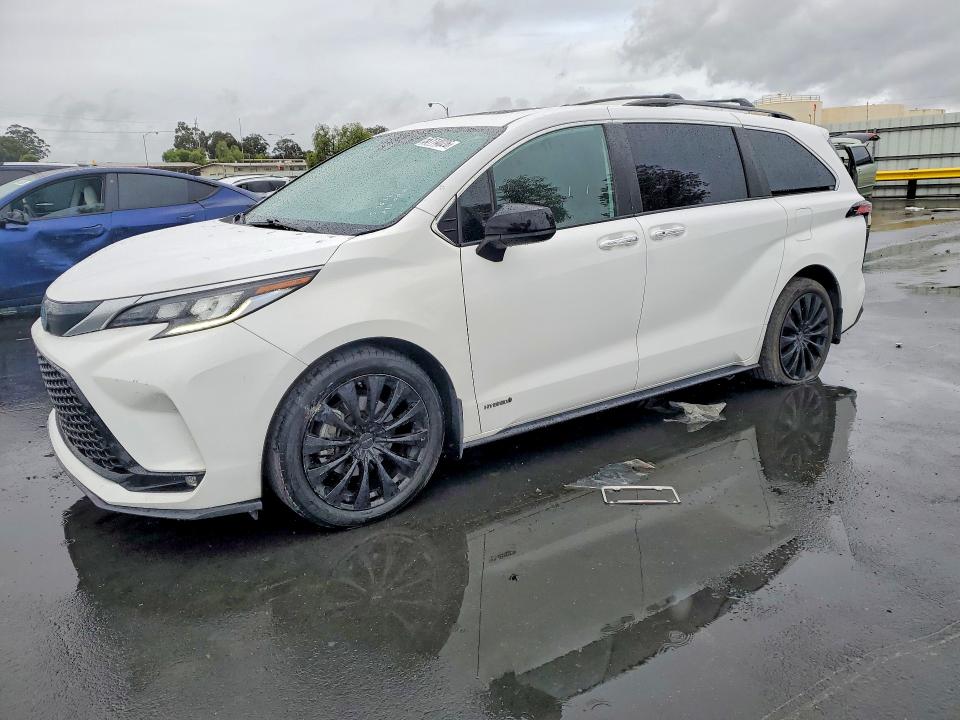 2021 Toyota Sienna VIN 5TDDRKEC5MS063152 COPART salvage auction — SIDE, Ca - Salvage Certificate, sold $12,100 on 2026-07-15 (photo 1)