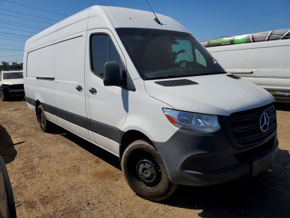 2019 Mercedes-benz Sprinter VIN WD4PF1CD1KP156579 COPART salvage auction — MINOR DENT/SCRATCHES, Il - Dealer Only Clean Title (P), sold $10,500 on 2026-07-09 (photo 4)