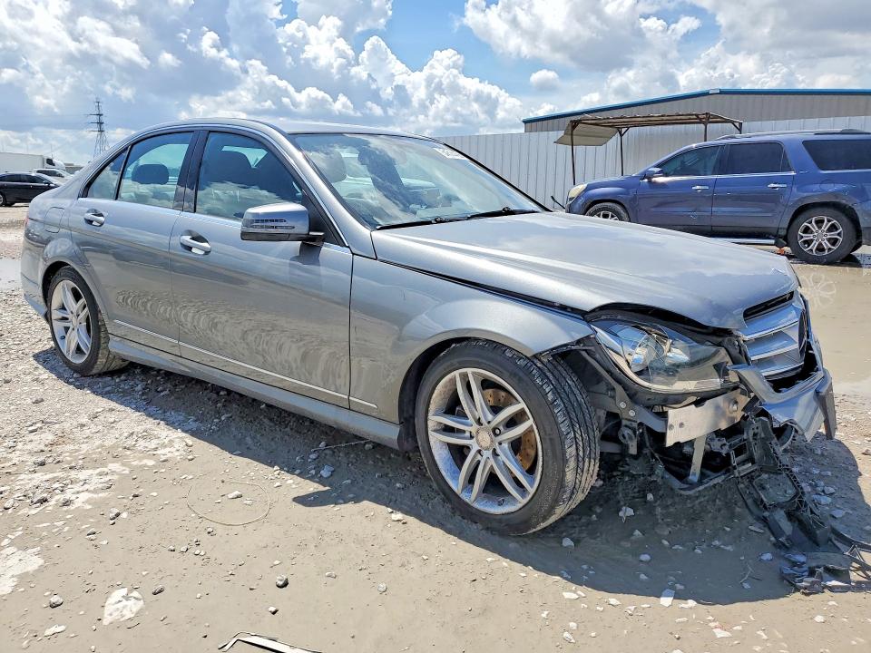 2012 Mercedes-benz C-klasse VIN WDDGF8BB0CR213580 COPART salvage auction — FRONT END, Tx - Certificate Of Title, sold $2,250 on 2026-07-02 (photo 4)