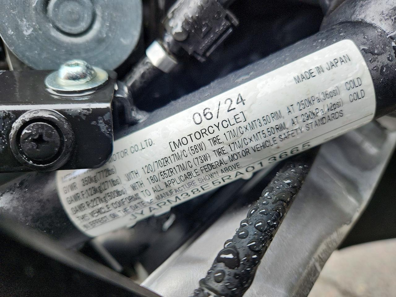 2024 Yamaha YZFR7 VIN JYARM38E5RA013665 COPART salvage auction — Side, OR - SALVAGE TITLE CERTIFICATE, sold $3,000 on 2026-07-02 (photo 9)