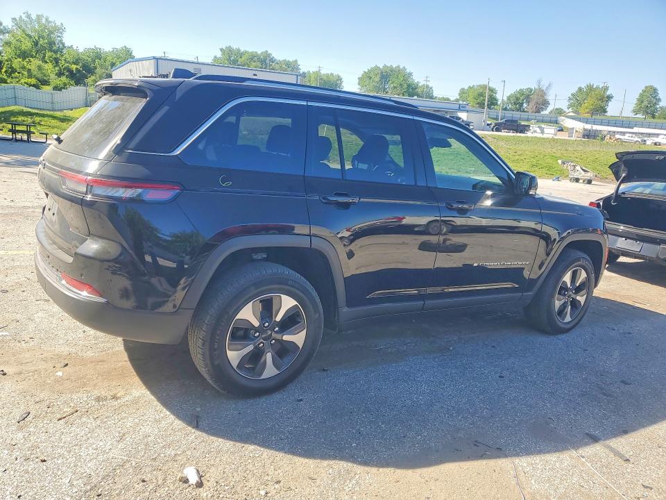 2022 Jeep Grand cherokee VIN 1C4RJYB6XN8758943 COPART salvage auction — NORMAL WEAR, Mo - Certificate Of Title, sold $19,600 on 2026-07-02 (photo 3)