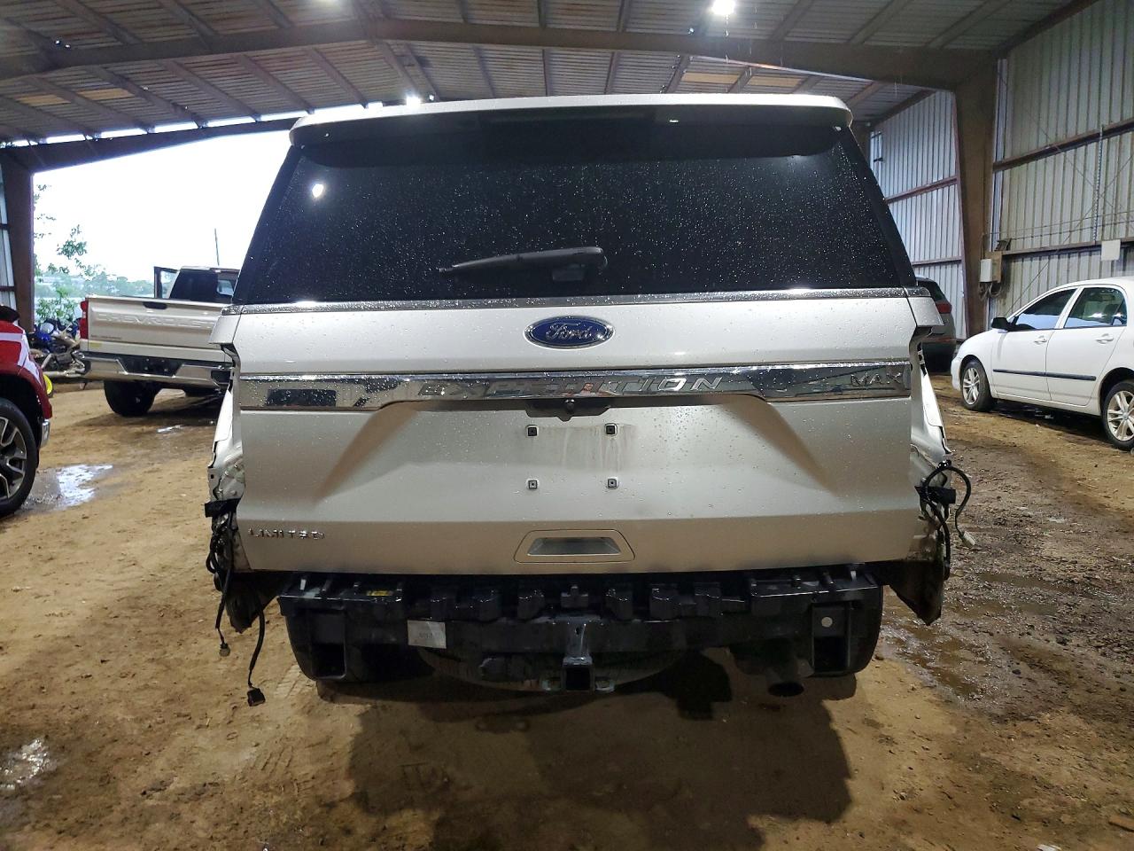 2019 Ford Expedition VIN 1FMJK1KT8KEA20915 COPART salvage auction — Rear End, TX - SALVAGE VEHICLE TITLE, sold $5,700 on 2026-07-02 (photo 6)