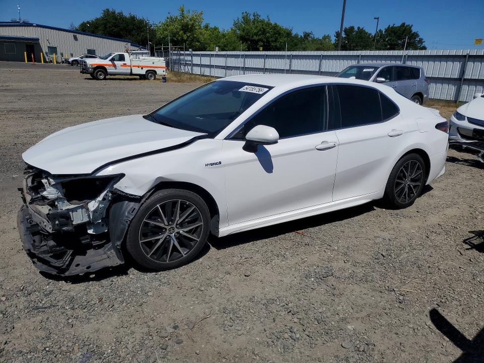 2021 Toyota Camry VIN 4T1G31AK2MU565131 COPART salvage auction — FRONT END, CA - SALVAGE CERTIFICATE, sold $8,200 on 2026-07-28 (photo 1)