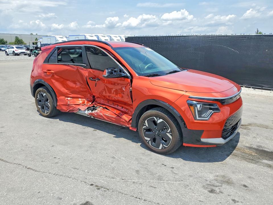 2023 Kia Niro VIN KNDCR3L17P5039979 COPART salvage auction — SIDE, FL - CERTIFICATE OF DESTRUCTION, sold $1,700 on 2026-07-23 (photo 4)